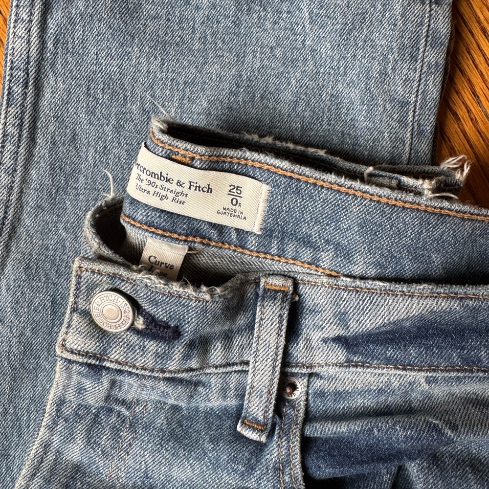 Abercrombie & Fitch 90s Straight Ultra High Rise Denim Curve Love